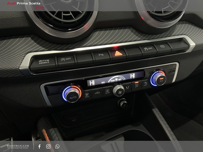 Audi Q2 35 1.5 tfsi identity black s-tronic