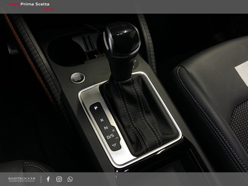Audi Q2 35 1.5 tfsi identity black s-tronic