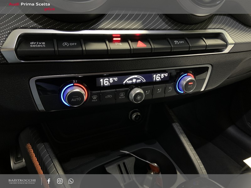 Audi Q2 35 1.5 tfsi identity black s-tronic