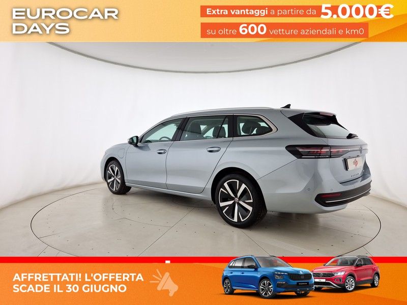 Volkswagen Passat 1.5 tsi ehybrid business 204cv dsg