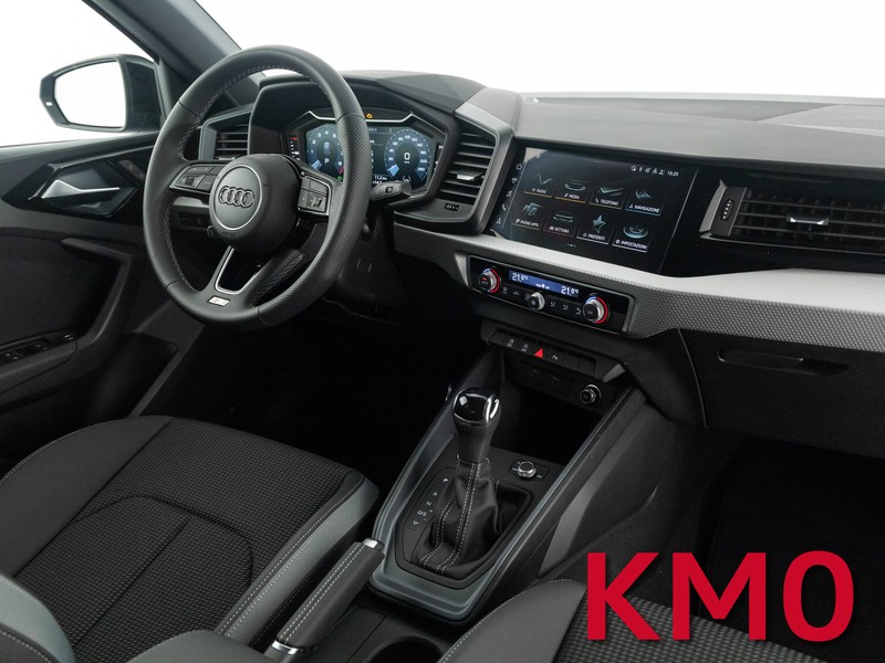 Audi A1 sportback 30 1.0 tfsi identity black 116cv s-tronic