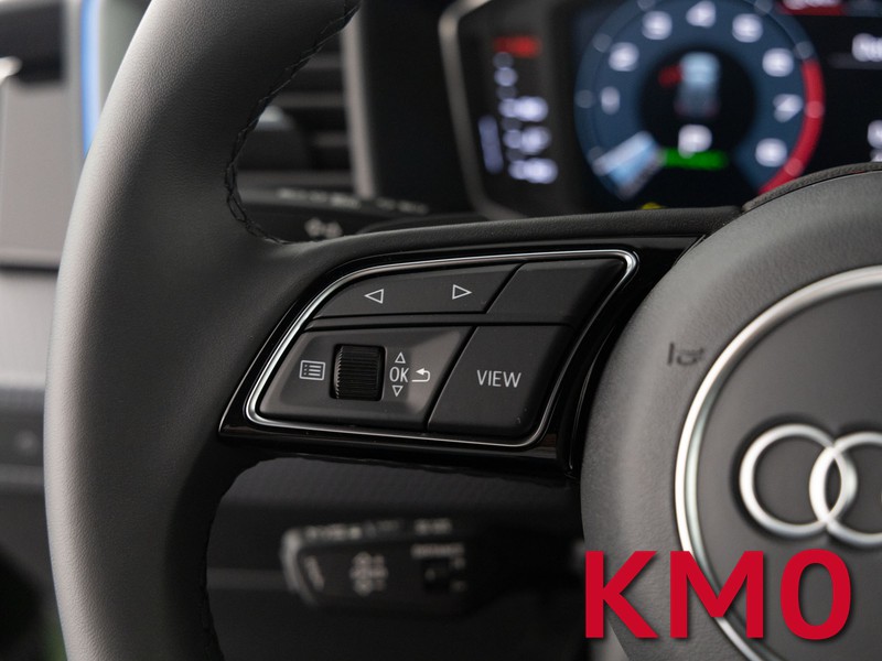 Audi A1 sportback 40 2.0 tfsi identity black 207cv s-tronic