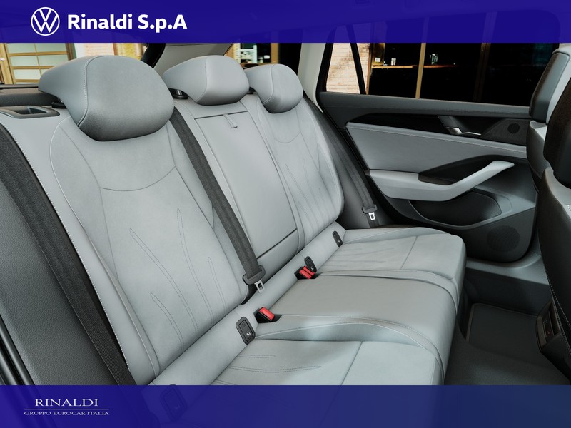 Volkswagen Passat 1.5 tsi ehybrid business 204cv dsg