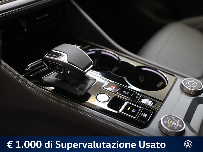 Volkswagen Touareg 3.0 v6 tdi scr r-line 231cv auto