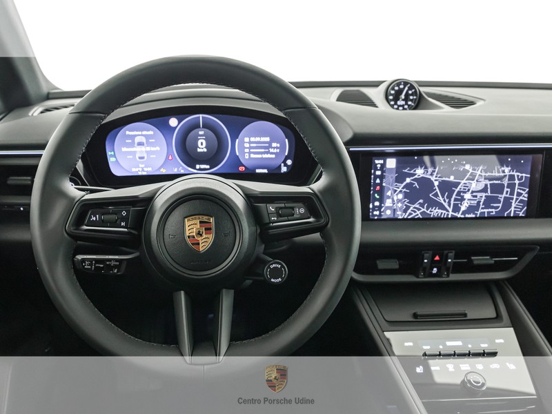 Porsche Macan 4