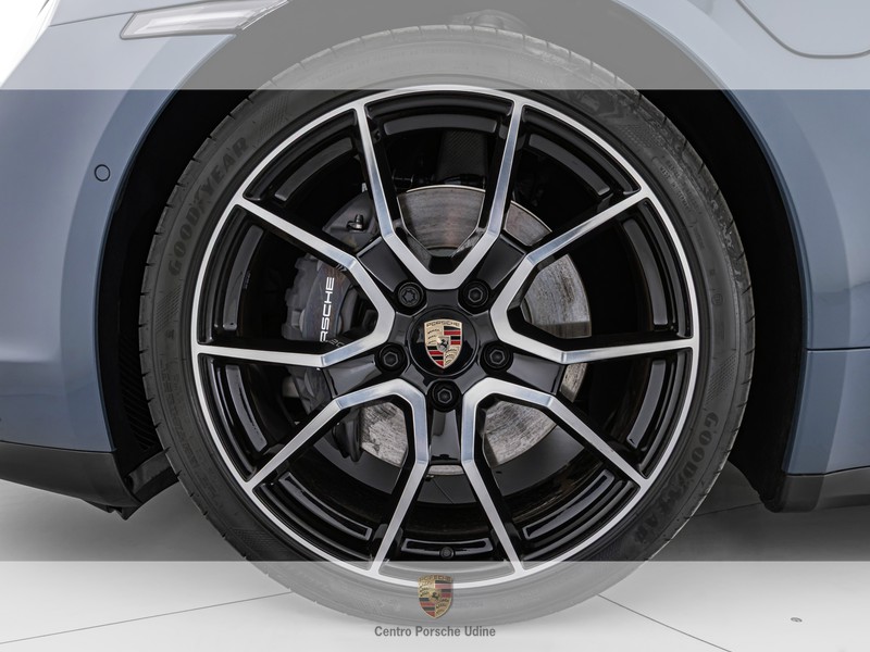 Porsche Taycan 4 performance battery plus 5p.ti