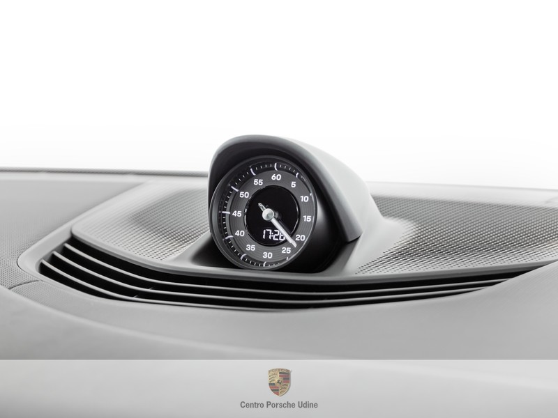 Porsche Taycan 4 performance battery plus 5p.ti