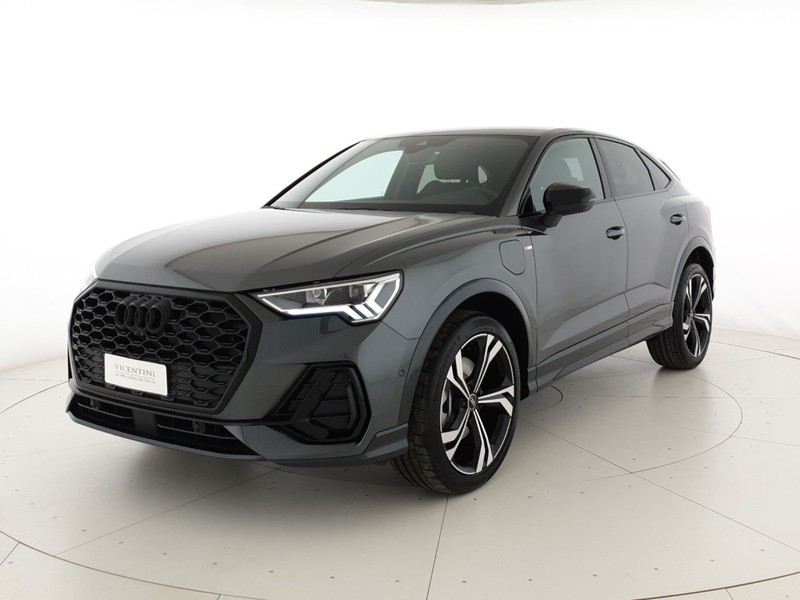 Audi Q3 Sportback 45TFSIe 245CV Str Identity Black 69.974€