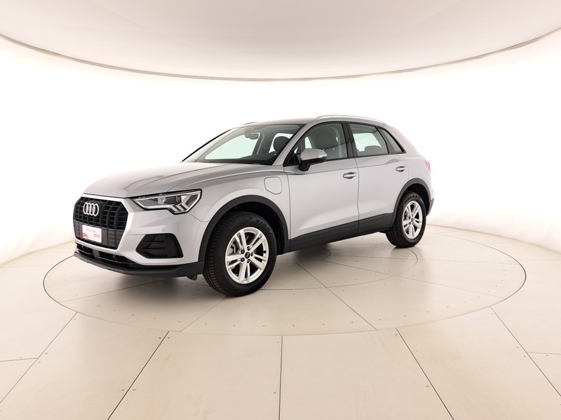 Audi Q3 45 1.4 tfsi e business s-tronic