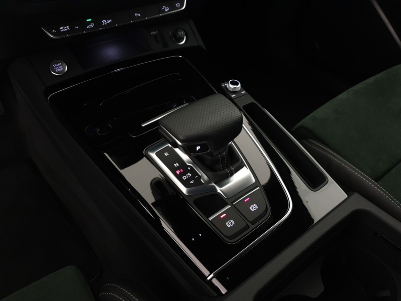 Audi Q5 50TFSIe 299CV quattro S tronic Identity Black