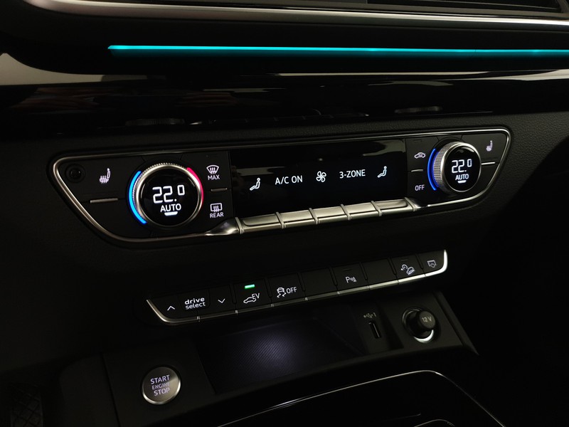Audi Q5 50TFSIe 299CV quattro S tronic Identity Black