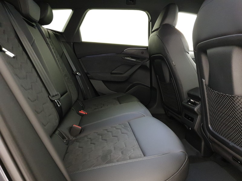 Audi A6 e-tron Avant e-tron performance 381CV S line Edition