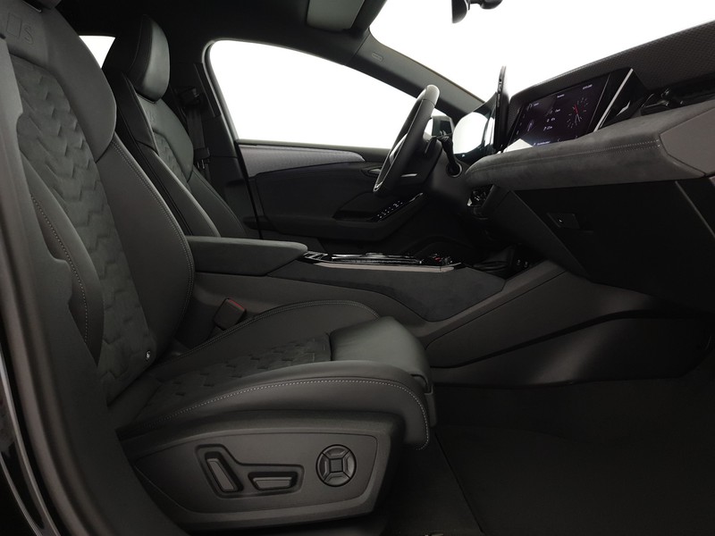 Audi A6 e-tron Avant e-tron performance 381CV S line Edition