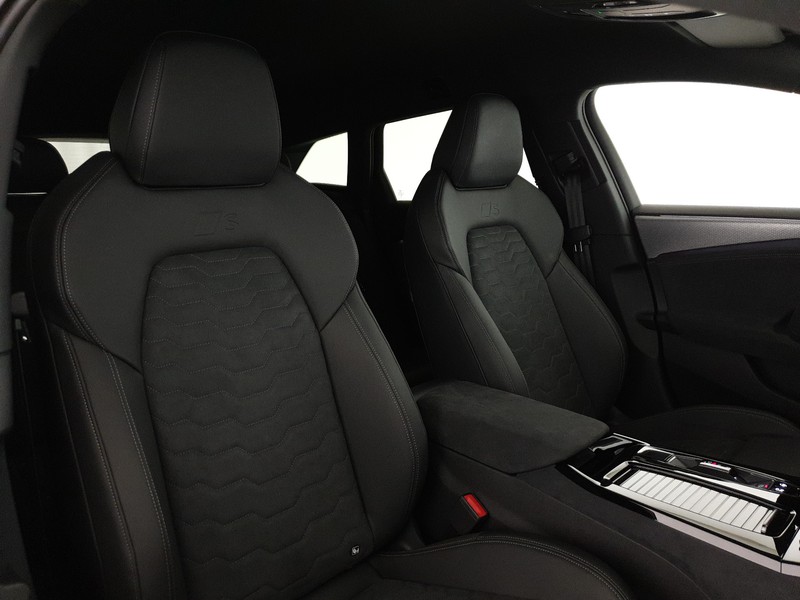 Audi A6 e-tron Avant e-tron performance 381CV S line Edition