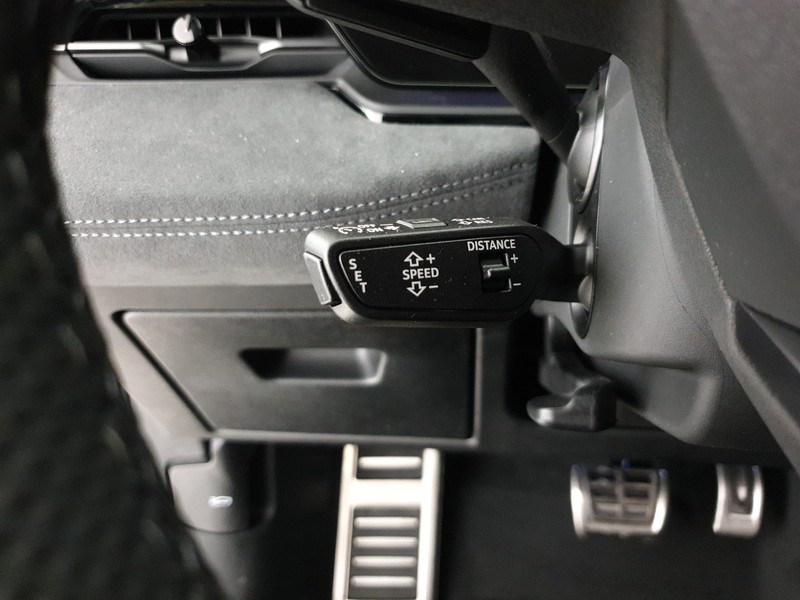 Audi A6 e-tron Avant e-tron performance 381CV S line Edition