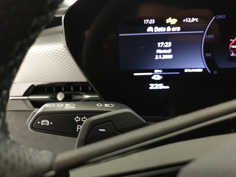 Audi A6 e-tron Avant e-tron performance 381CV S line Edition