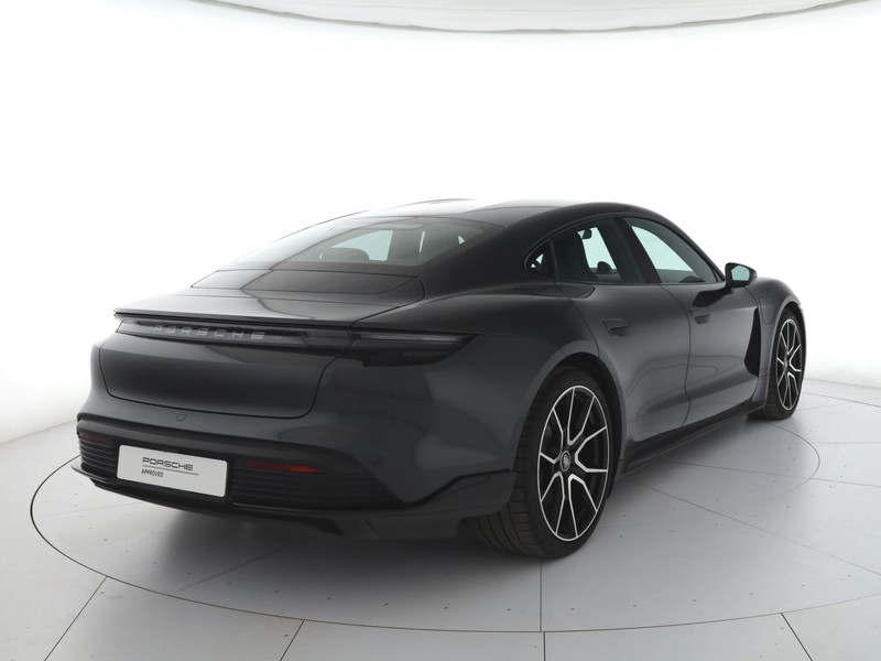 Porsche Taycan 