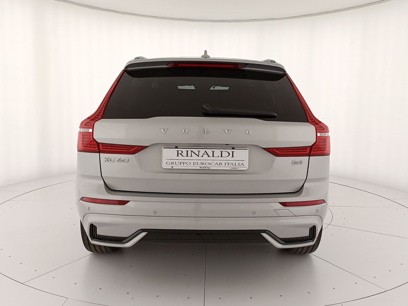Volvo XC60 2.0 b4 plus dark auto