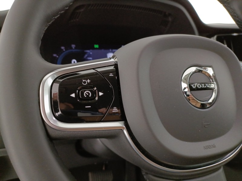 Volvo XC60 2.0 b4 plus dark auto