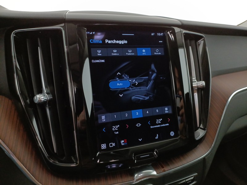 Volvo XC60 2.0 b4 plus dark auto