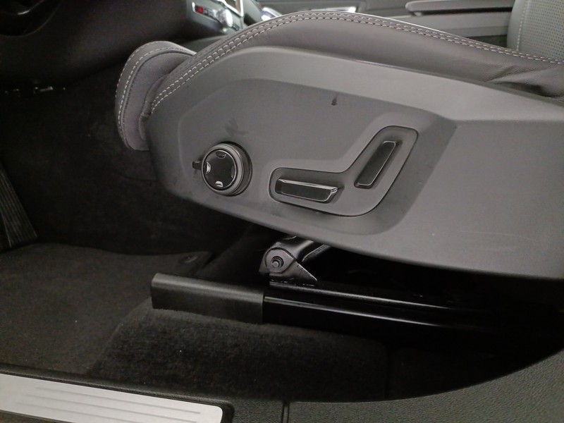 Volvo XC60 2.0 b4 plus dark auto