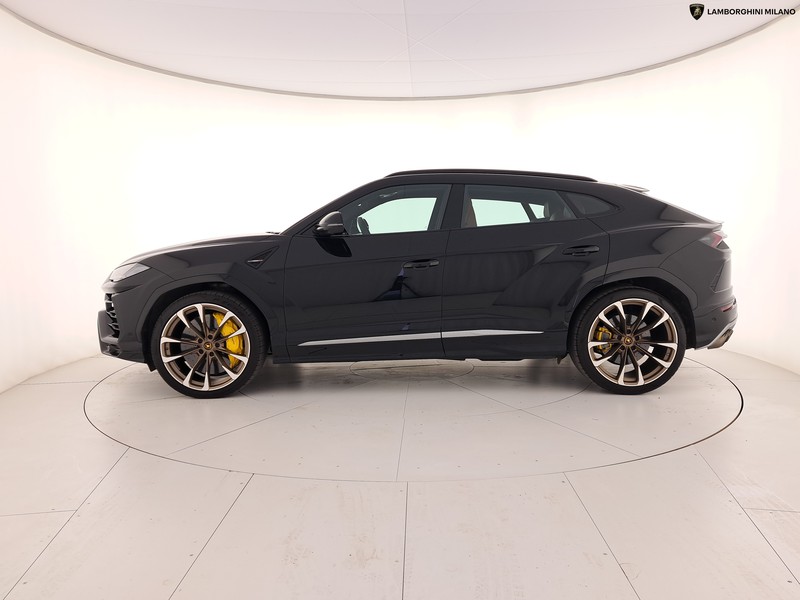 Lamborghini Urus 4.0 v8 auto