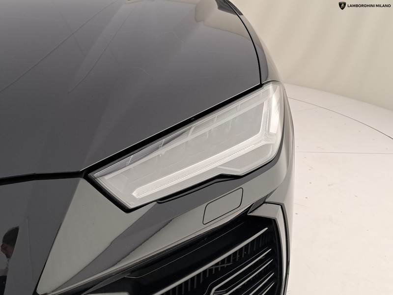 Lamborghini Urus 4.0 v8 auto