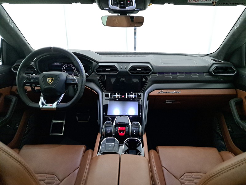 Lamborghini Urus 4.0 v8 auto