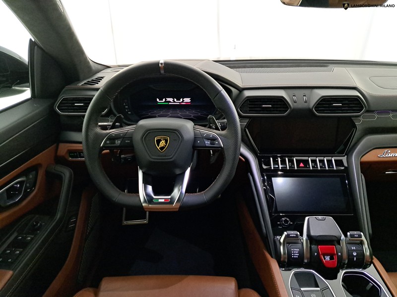 Lamborghini Urus 4.0 v8 auto