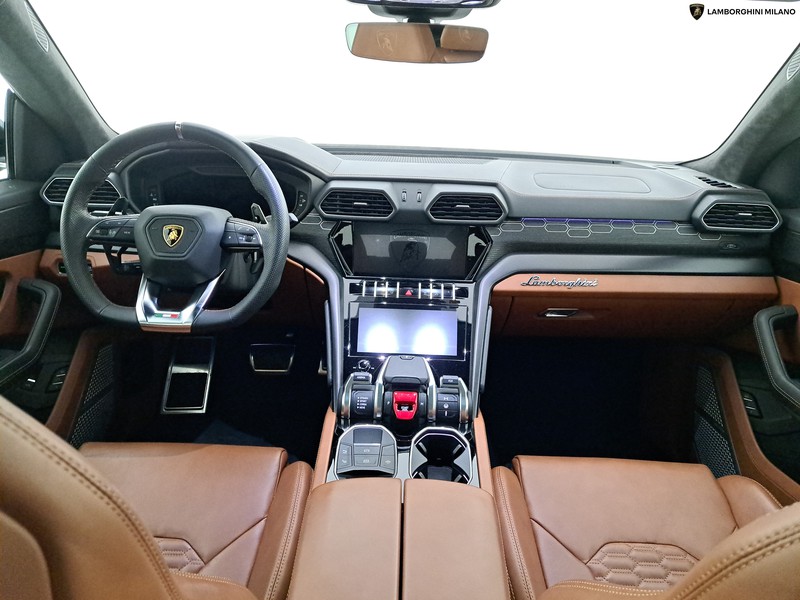 Lamborghini Urus 4.0 v8 auto