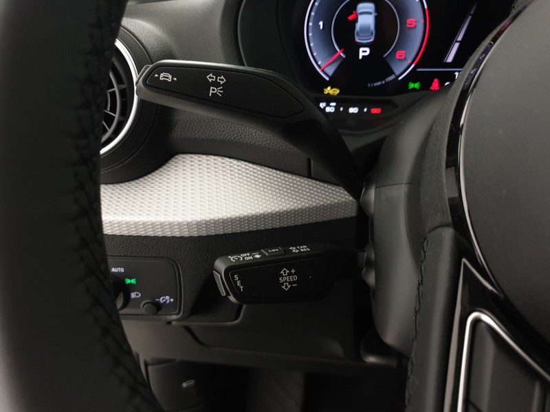 Audi Q2 35TFSI 150CV S tronic Carbon Edition