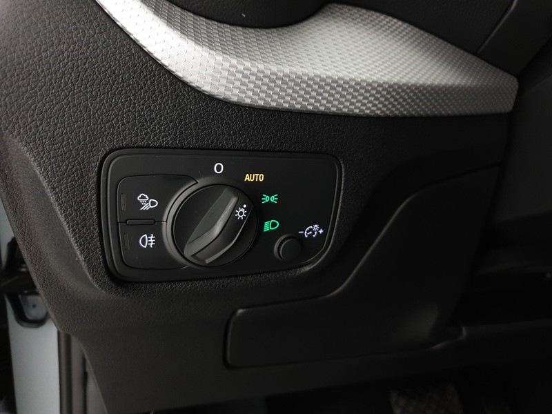 Audi Q2 35TFSI 150CV S tronic Carbon Edition