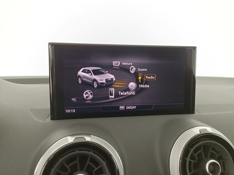 Audi Q2 35 1.5 tfsi admired