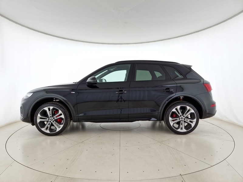 Audi Q5 40 2.0 tdi mhev 12v identity black quattro s-tronic