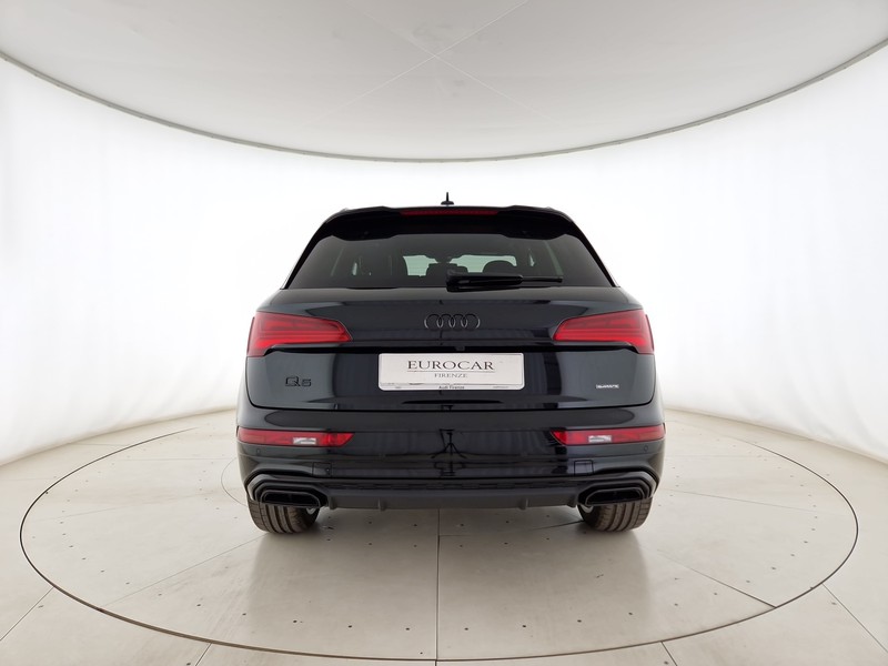 Audi Q5 40 2.0 tdi mhev 12v identity black quattro s-tronic