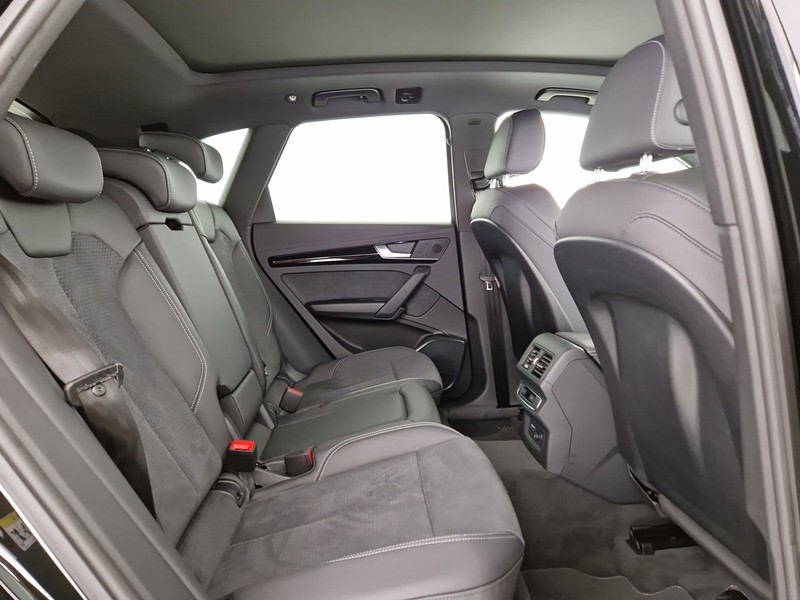 Audi Q5 40 2.0 tdi mhev 12v identity black quattro s-tronic