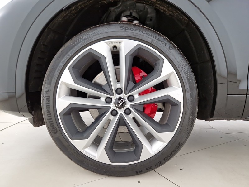Audi Q5 40 2.0 tdi mhev 12v identity black quattro s-tronic