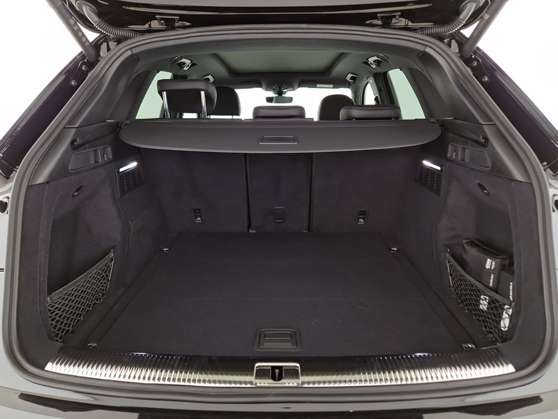 Audi Q5 40 2.0 tdi mhev 12v identity black quattro s-tronic