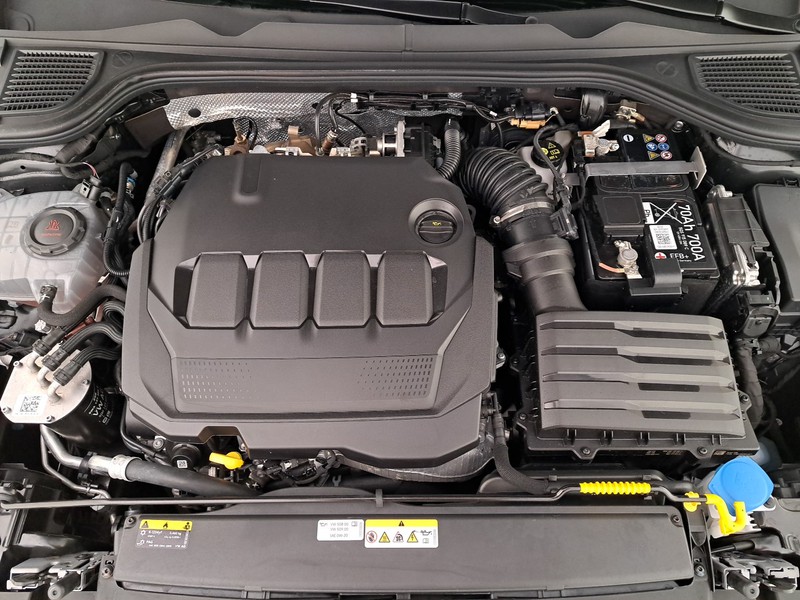 Volkswagen Golf 2.0 tdi life 150cv dsg
