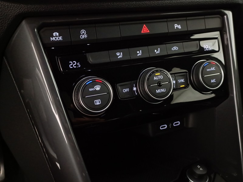 Volkswagen T-Roc 1.5 tsi sport