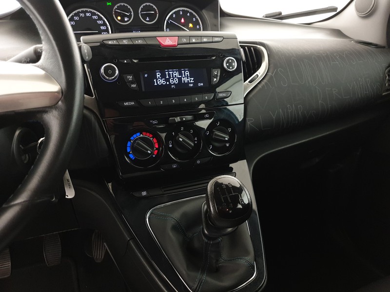 Lancia Ypsilon 0.9 t.air elefantino ecochic metano 80cv