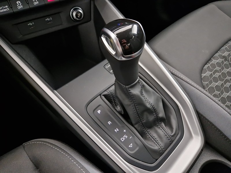 Audi A1 sportback 35 1.5 tfsi identity black s-tronic
