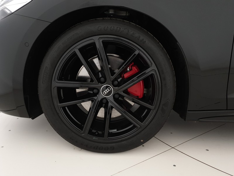 Audi A5 Avant 2.0TDI 204CV quattro S tronic S line Edition