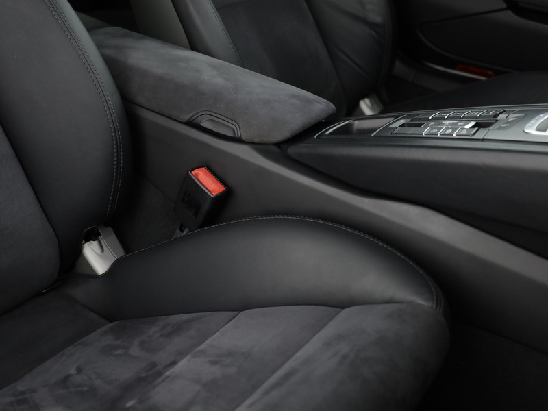 Porsche 911 coupe 3.8 carrera 4 gts pdk