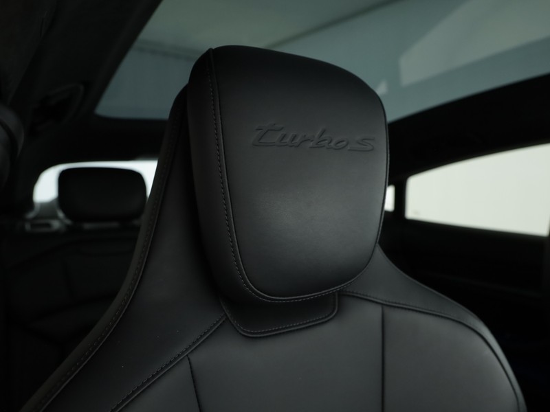 Porsche Taycan turbo s 5p.ti