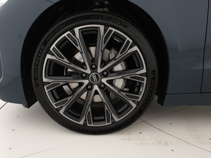 Audi A6 e-tron Avant 428CV quattro S line Edition