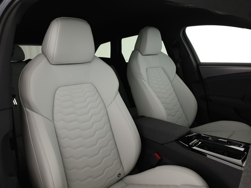 Audi A6 e-tron Avant 428CV quattro S line Edition