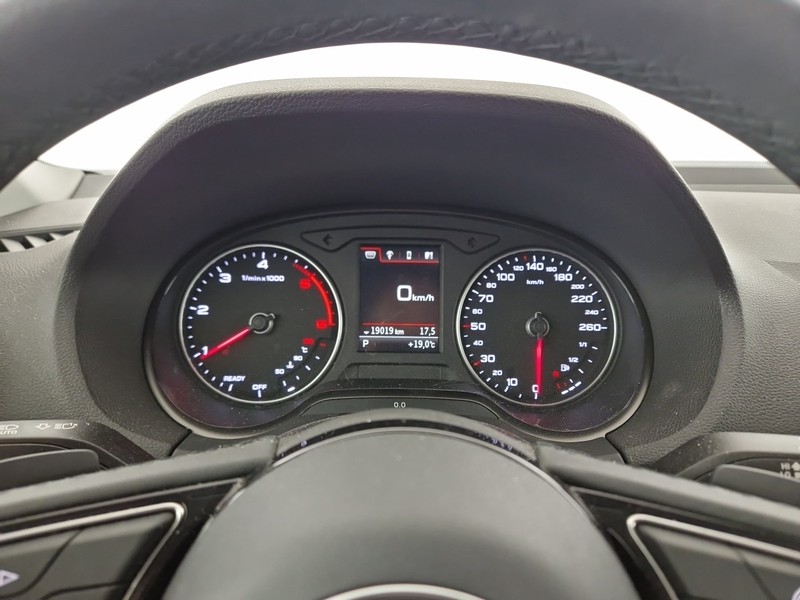 Audi Q2 30 2.0 tdi business s-tronic