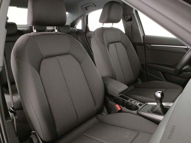 Audi A3 sedan 30 1.0 tfsi business advanced