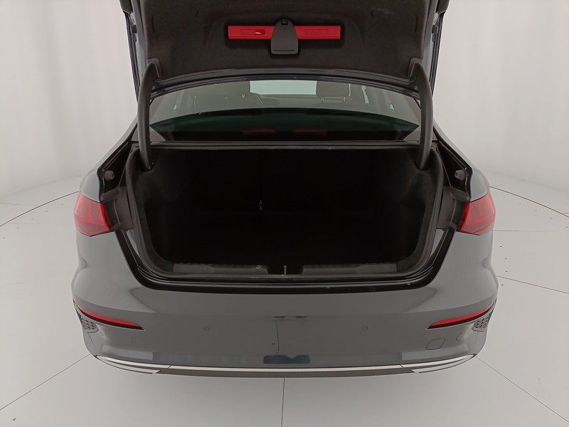 Audi A3 sedan 30 1.0 tfsi business advanced